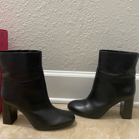 NIB Tory burch Devon boots - Picture 3 of 6